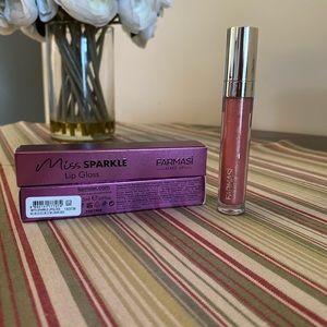 Lip Gloss by Farmasi Make-Up 🐝